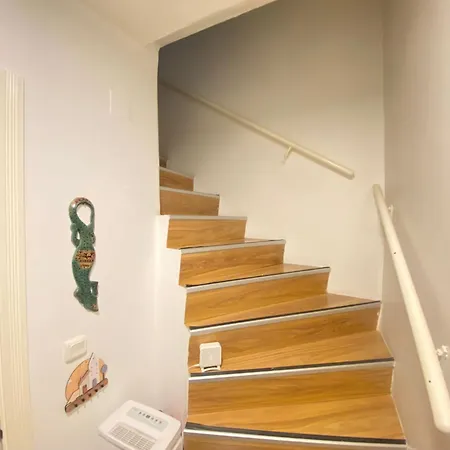 Unique 4-level In The Heart Of Besiktas בית נופש